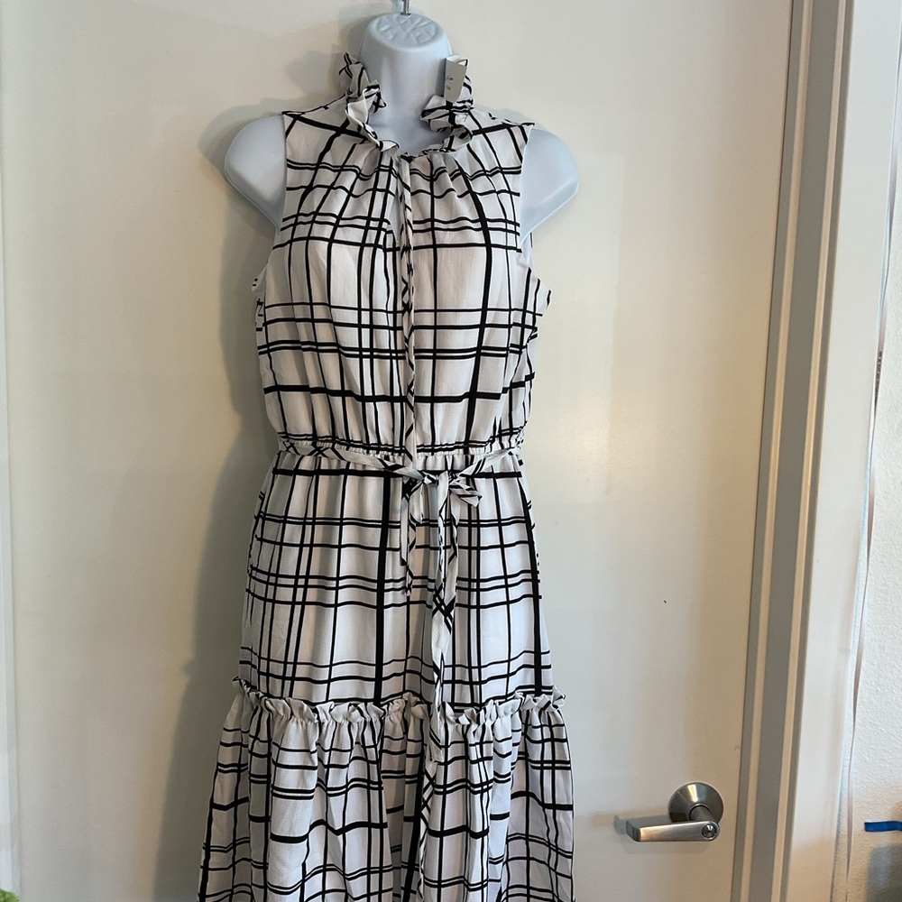 NY Collection Black and White Sleeveless Mock Neck Midi Dress M